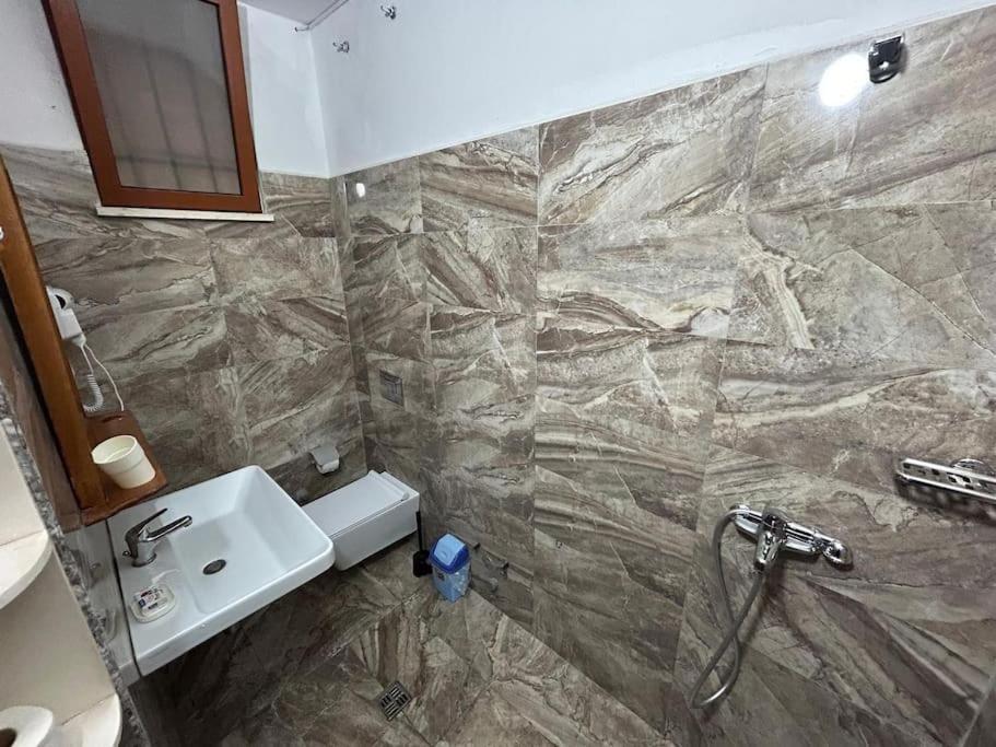 Rezidenca Hasanaj 41-42 Appartement